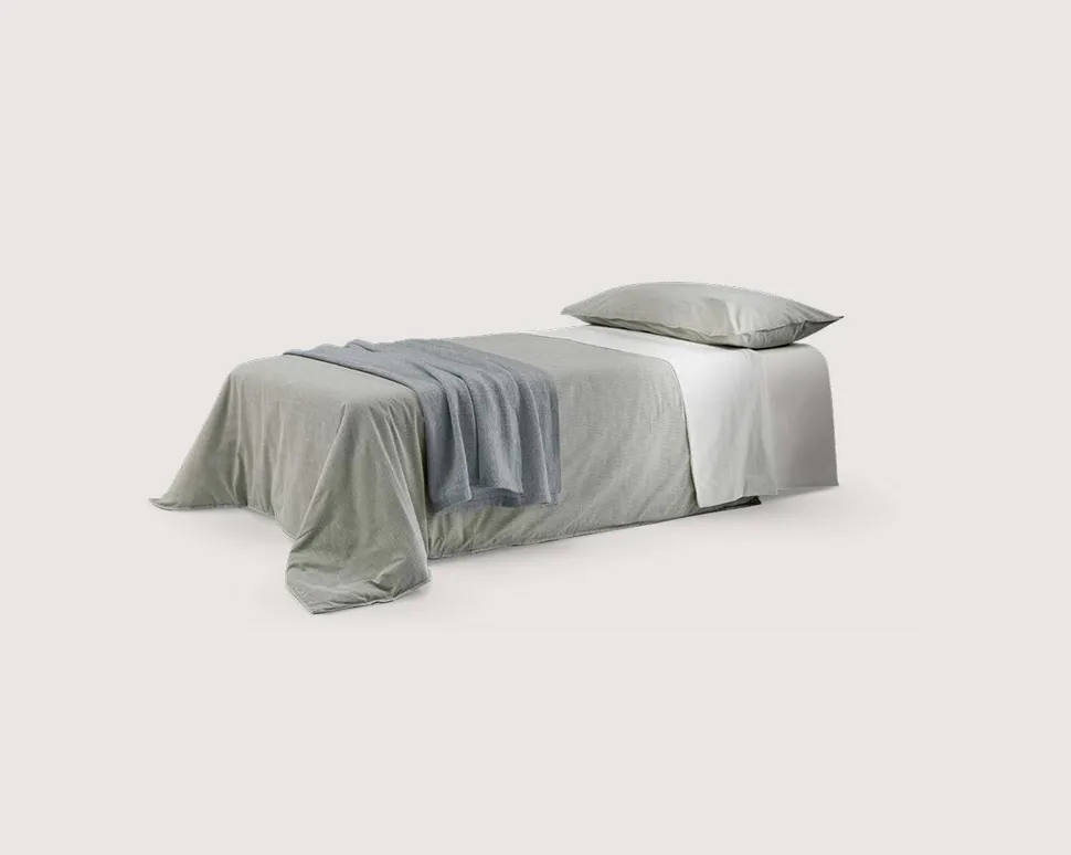 Pouf Celine San Lorenzo aperto come letto singolo con coperta