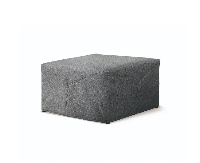 Pouf Celine San Lorenzo chiuso su fondo chiaro