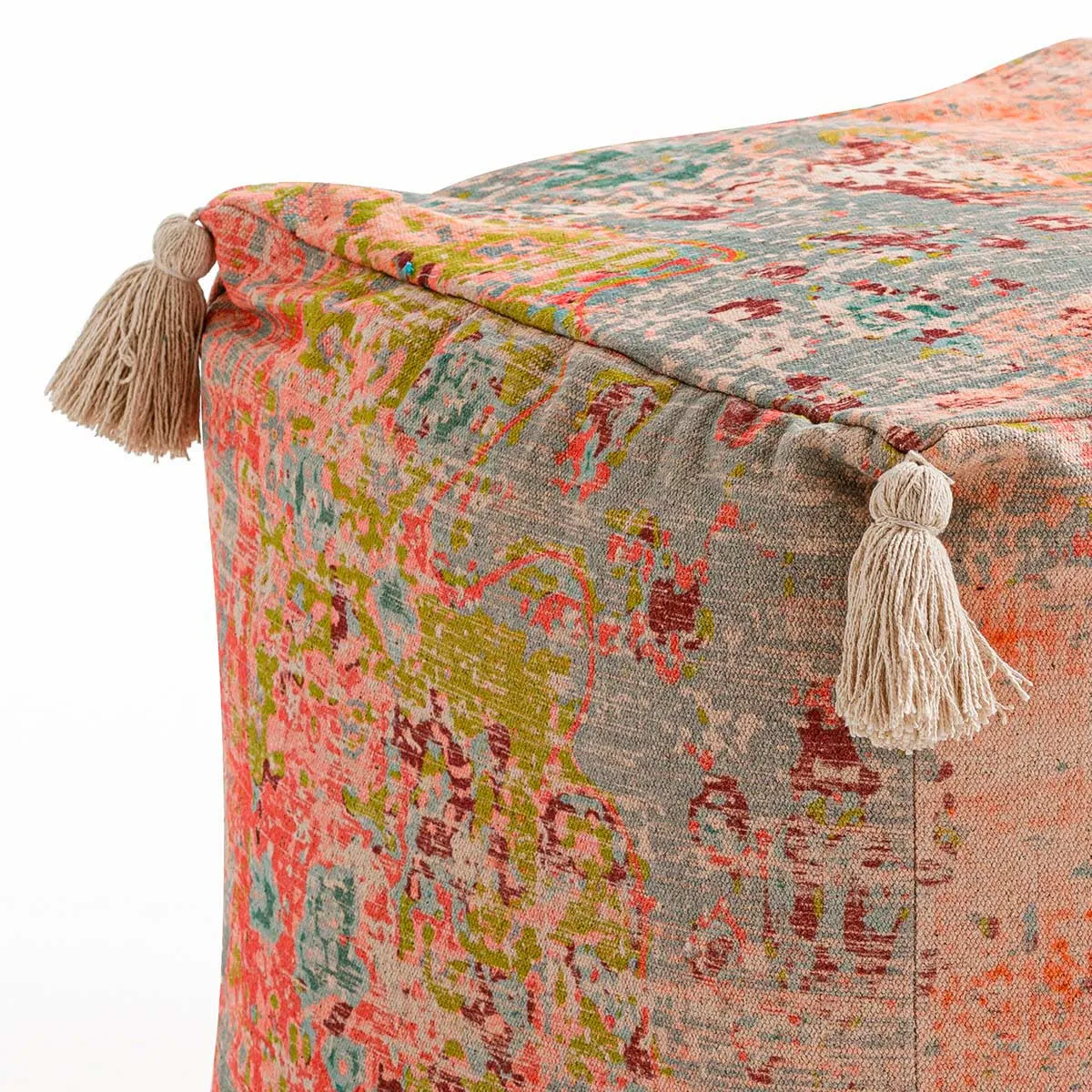 Dettaglio delle nappe del pouf Yoa