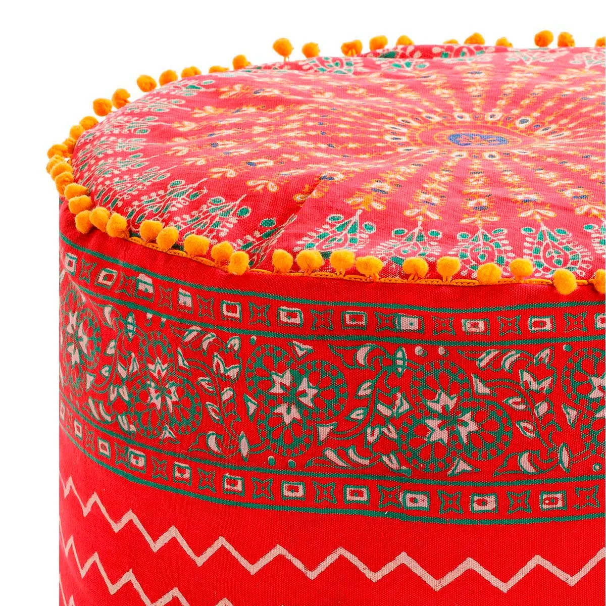 Dettaglio dei decori e dei pompon del pouf Gemma