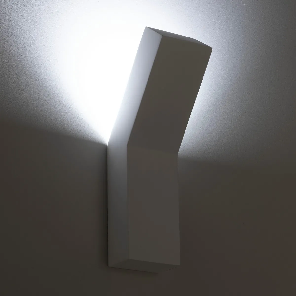 Applique Domus-A Tomasucci accesa