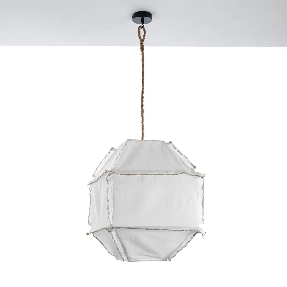 Lampadario Datu Tomasucci appeso