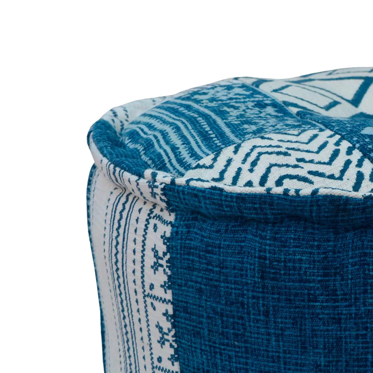 Dettaglio del patchwork del pouf Patty Tomasucci
