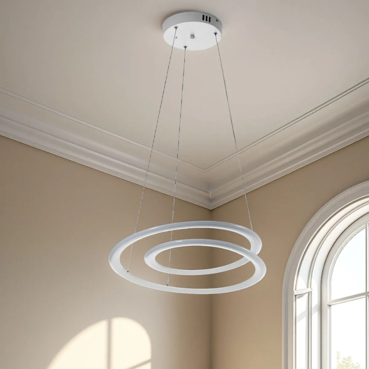 Lampadario LED Spiral Tomasucci bianco in una stanza