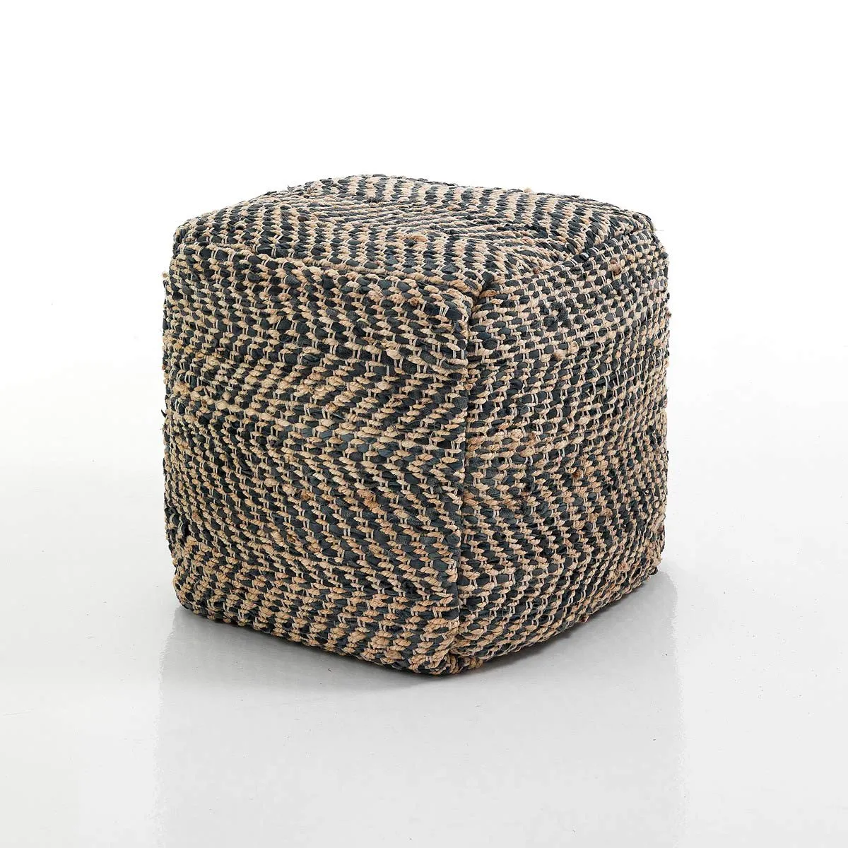 Pouf Nagar-C Tomasucci scontornato