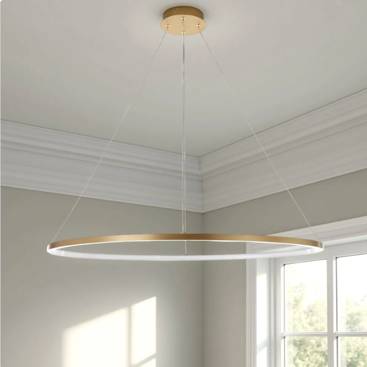 Lampadario Oval Ring Gold Tomasucci in una stanza