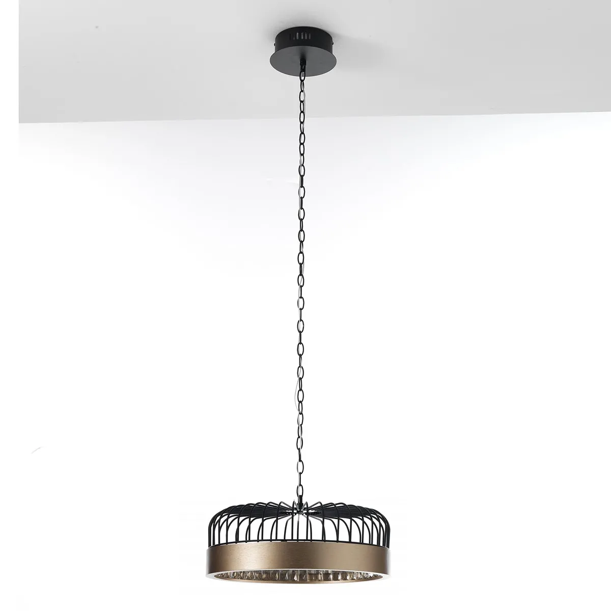 Lampadario Dome Tomasucci appeso al soffitto