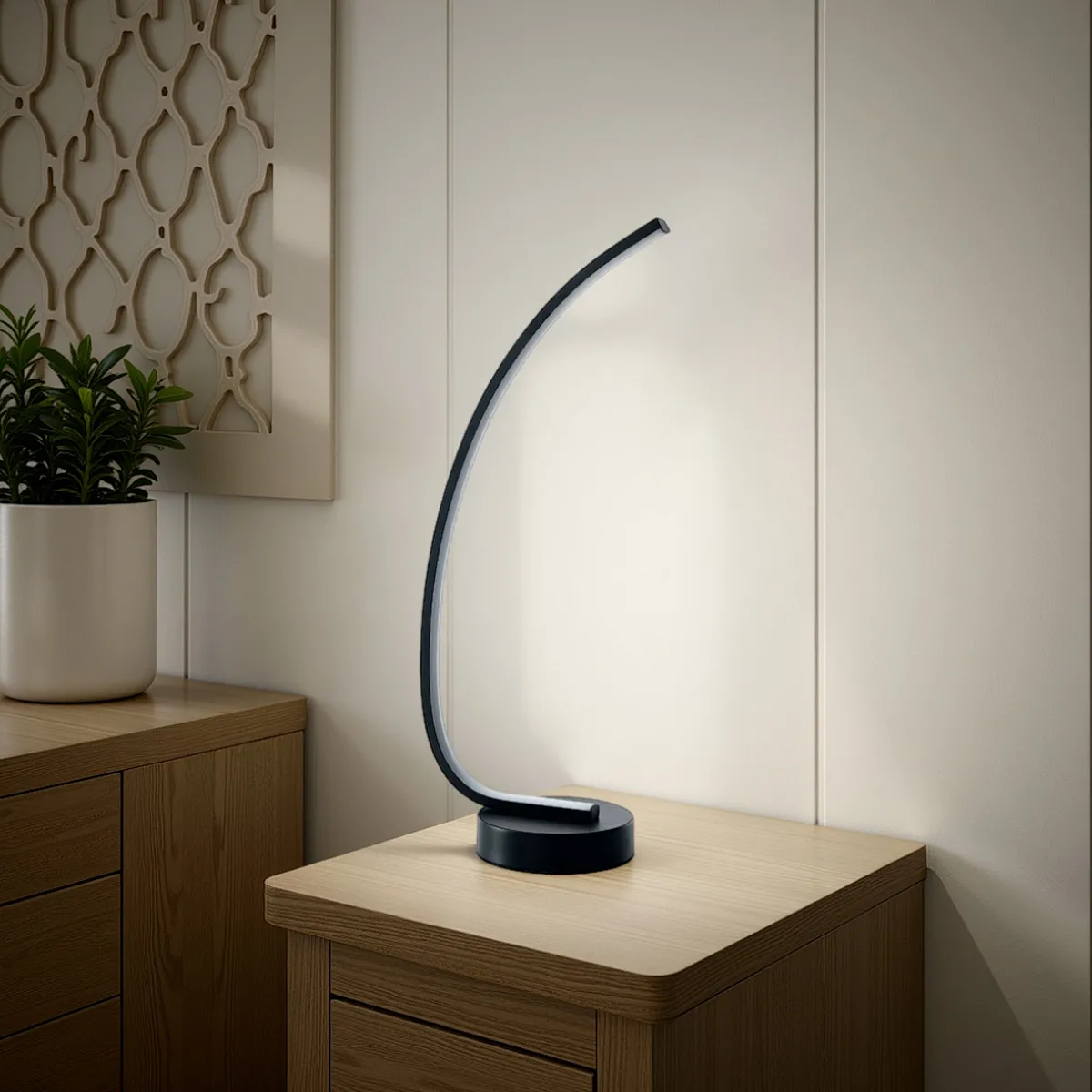 Lampada da tavolo Stelo Tomasucci su un comodino