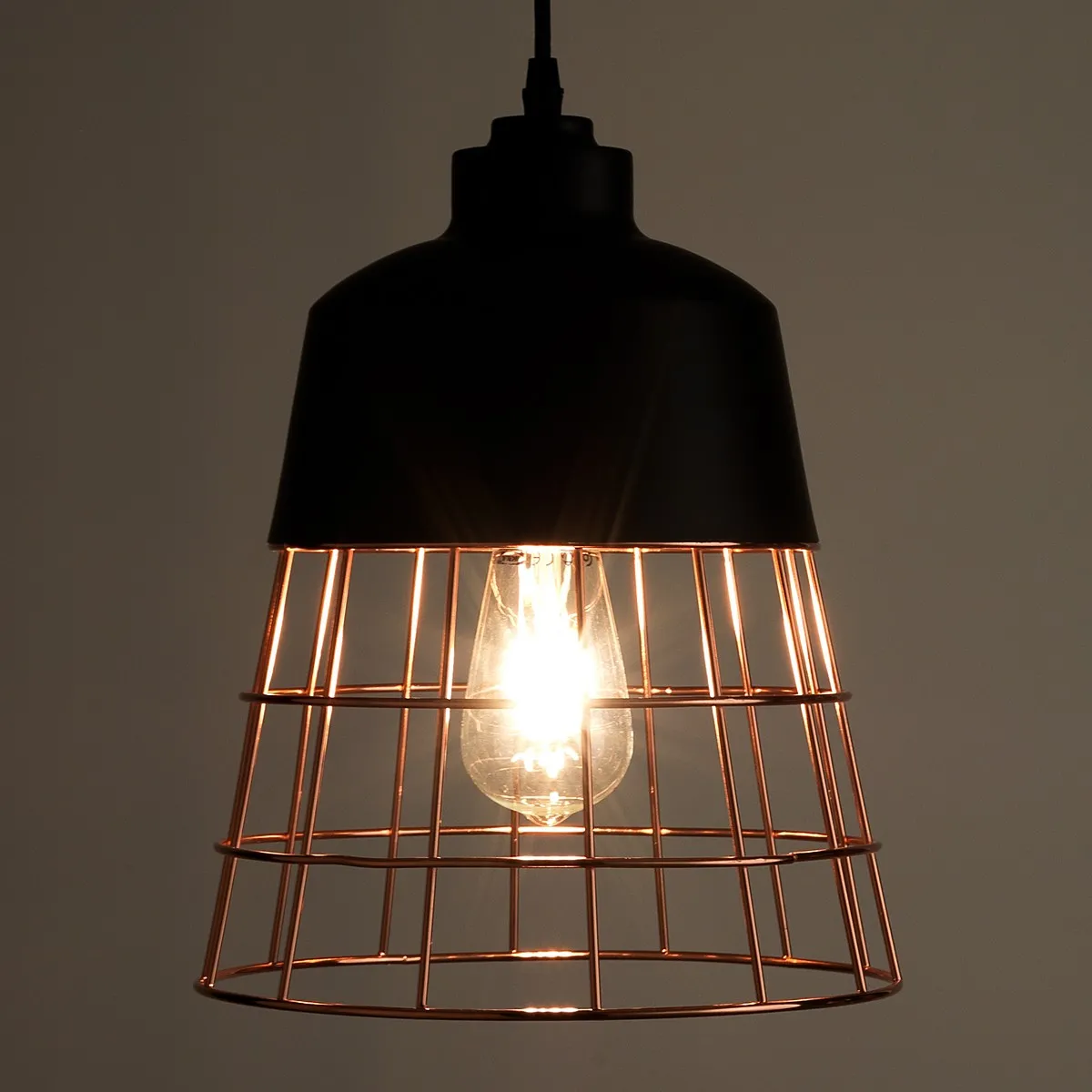 Lampadario Grid Tomasucci acceso su fondo scuro
