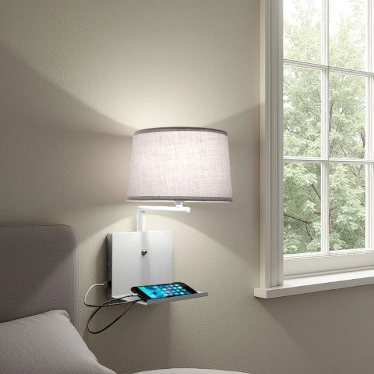 Applique Nio White Tomasucci accanto a un letto
