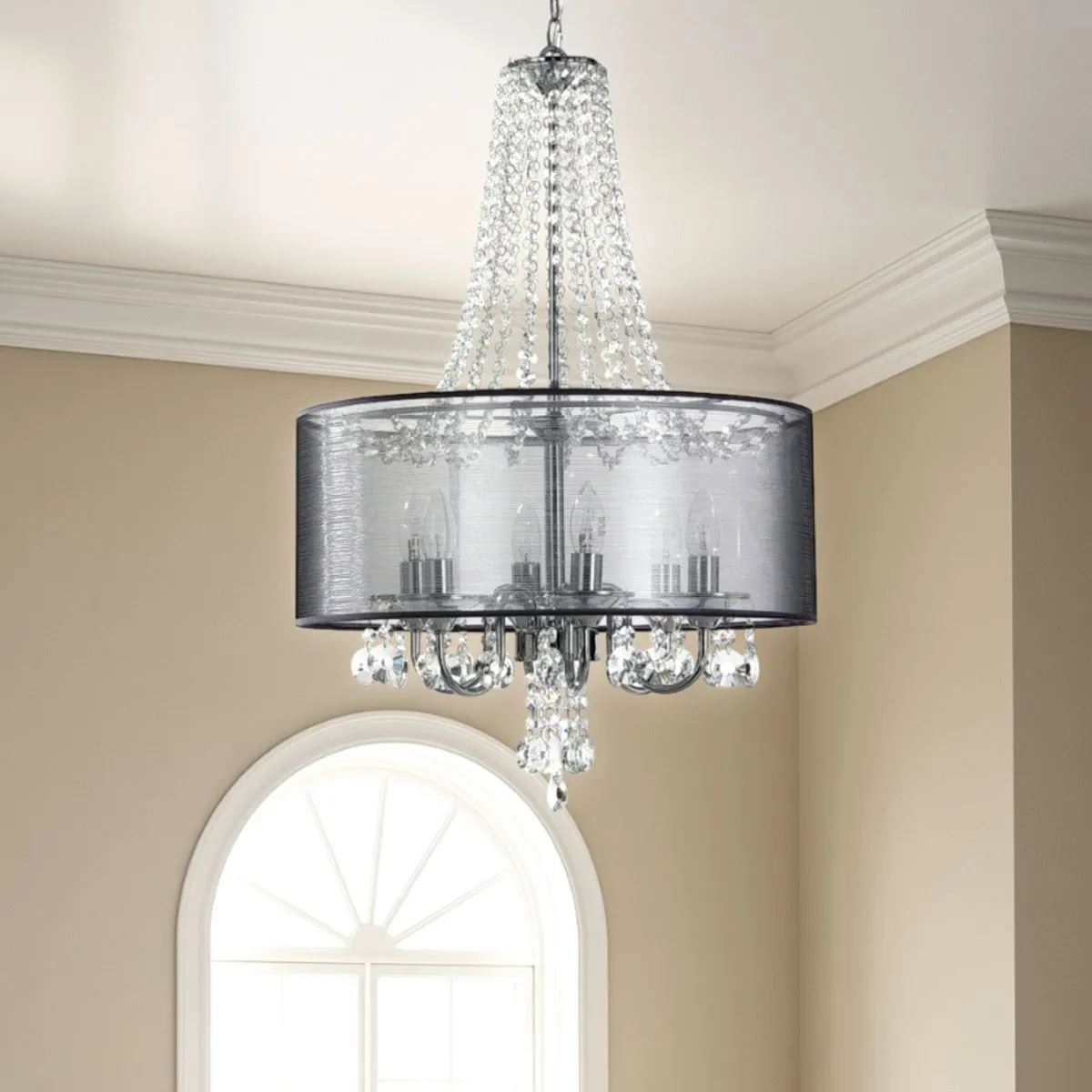 Lampadario Jewel Tomasucci con tamburo argento in una sala