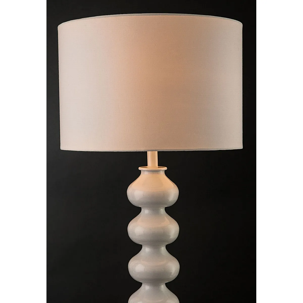 Lampada Vanity Tomasucci accesa, dettaglio del paralume