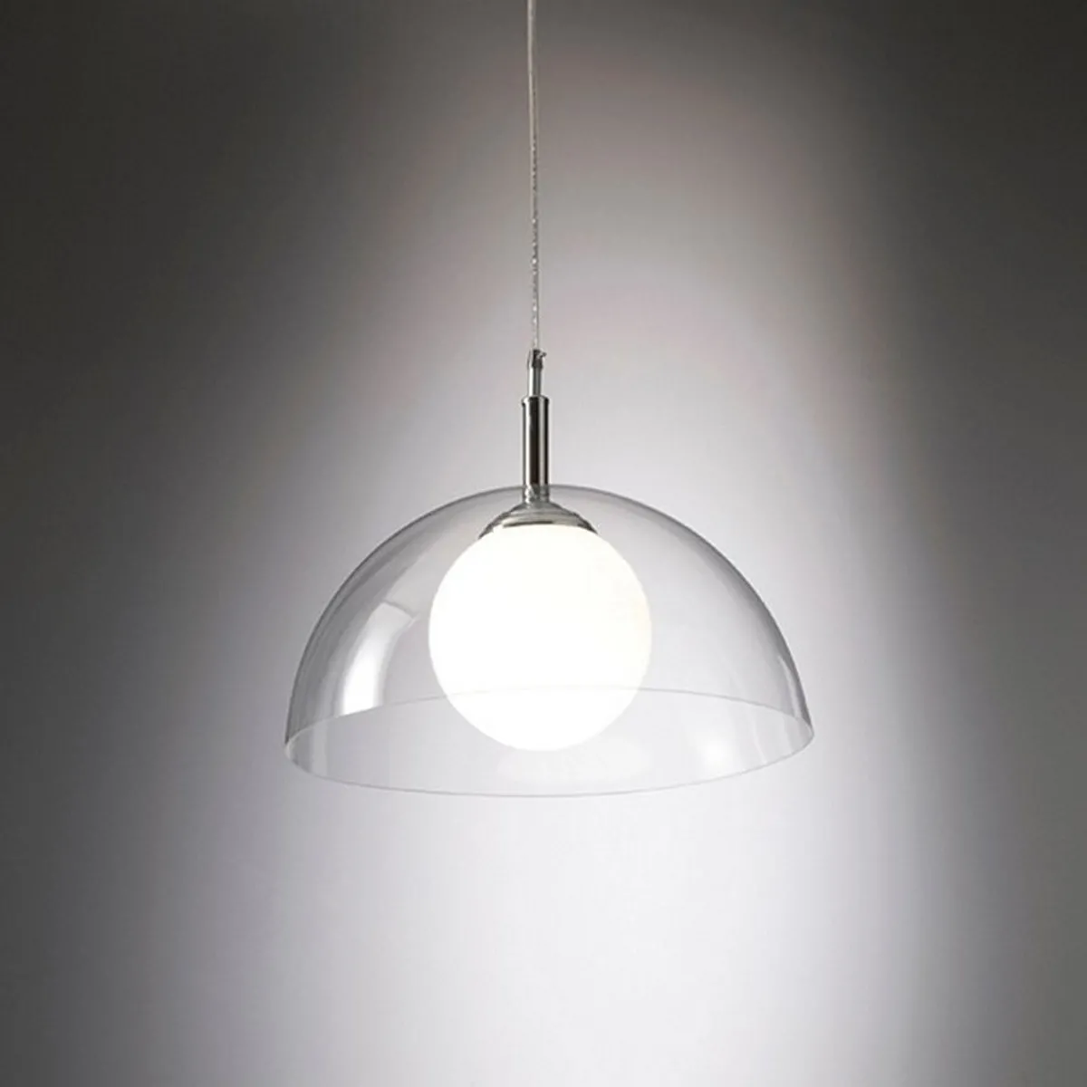 Lampadario Genny Tomasucci acceso su fondo grigio