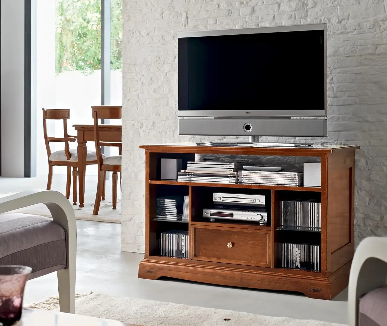 Porta TV classico Anemone Le Fablier in ciliegio con vani a giorno e cassetto