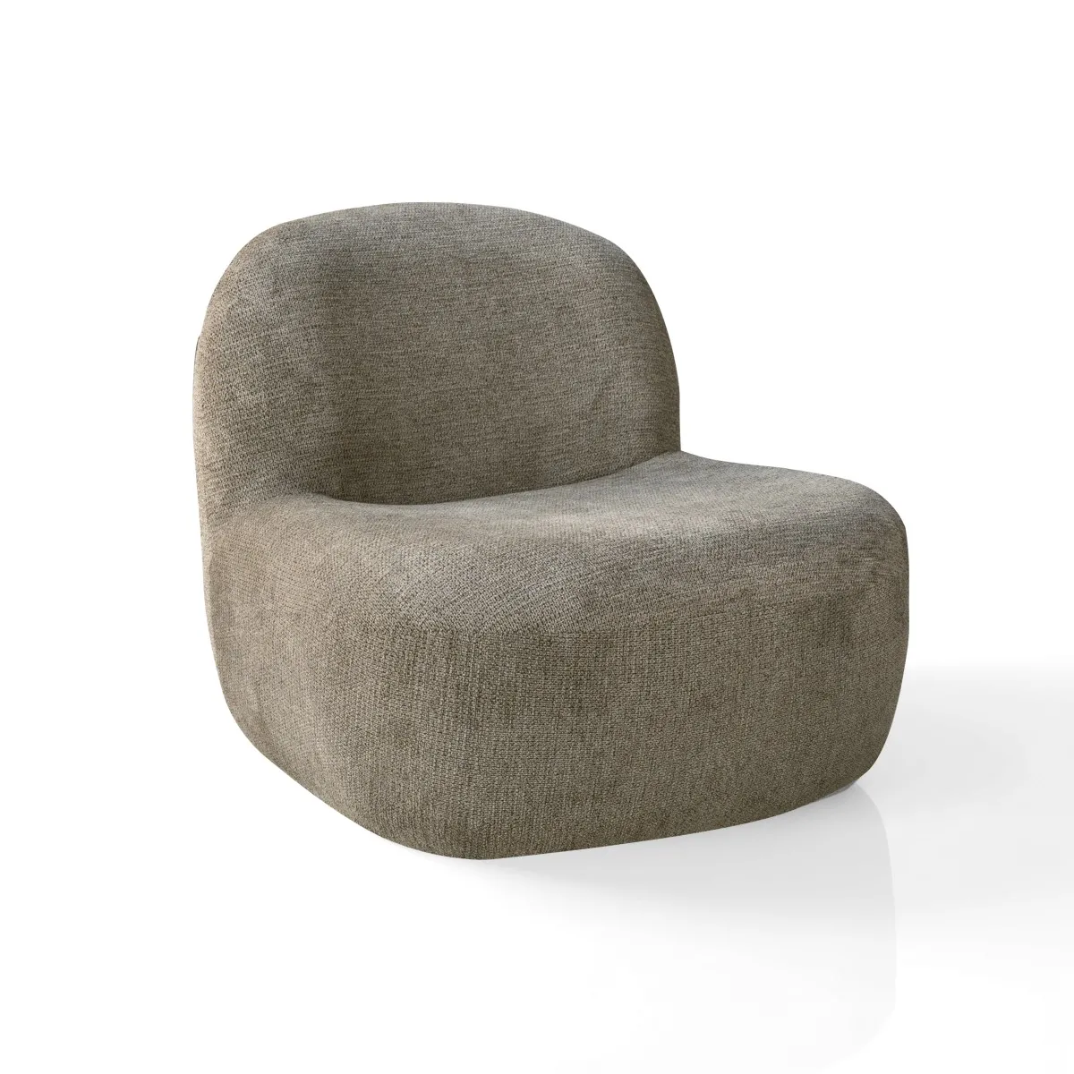 Poltrona Fluffy Tomasucci dalle forme arrotondate vista di tre quarti