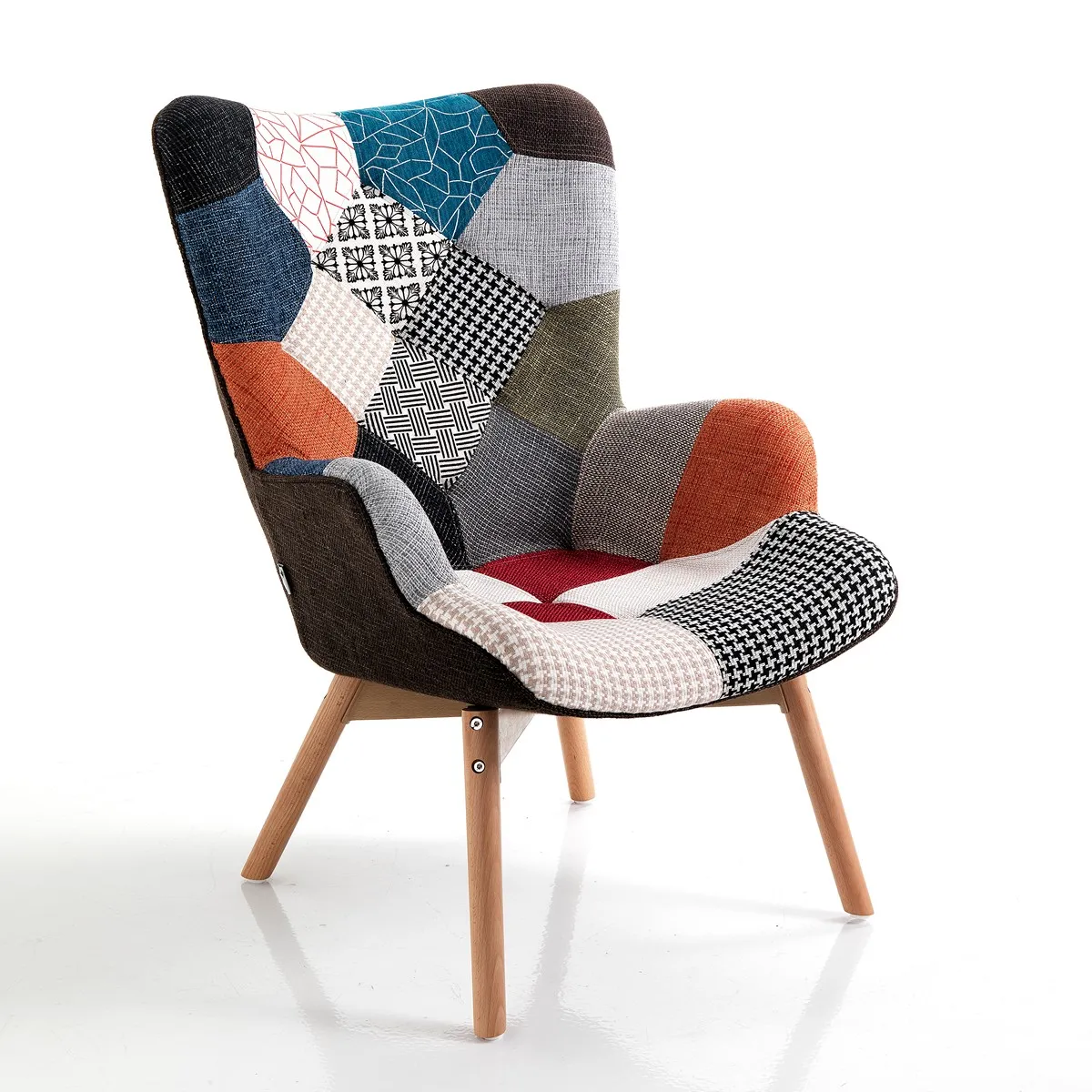 Poltrona Kaleidos-G Tomasucci in patchwork con schienale alto e gambe in rovere