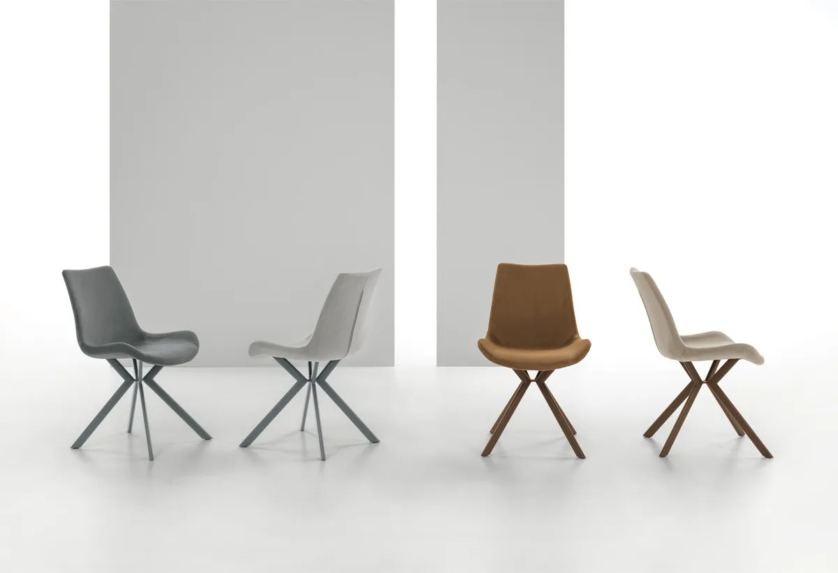 Sedie Malaga New Target Point con gambe incrociate in grigio, cuoio e beige
