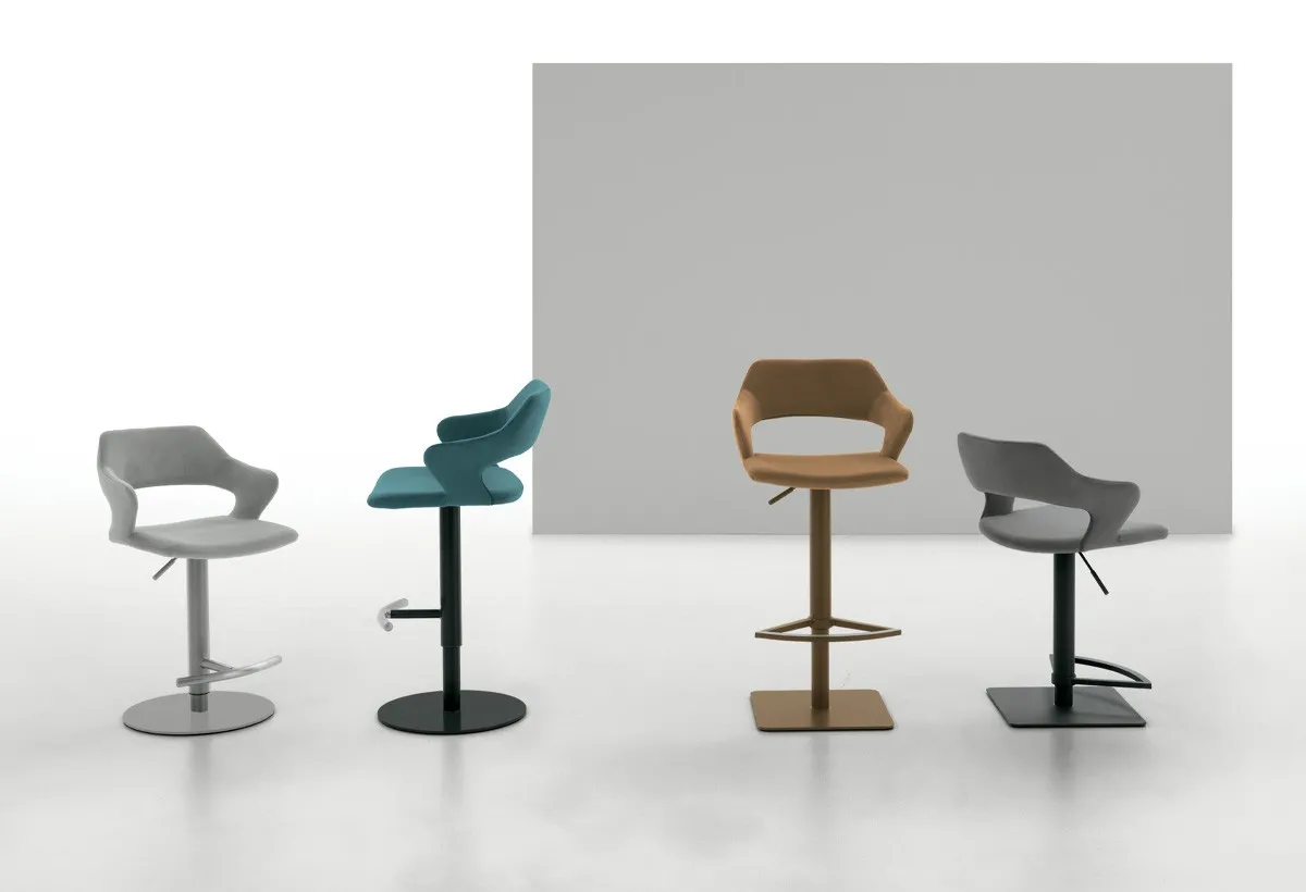Sgabelli della collezione Seattle Target Point in grigio, petrolio, cuoio e antracite