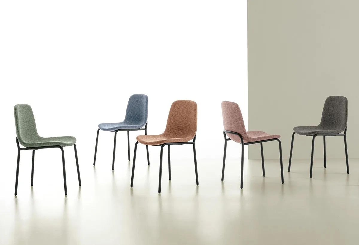 Sedie Tokyo Target Point in sei colori allineate
