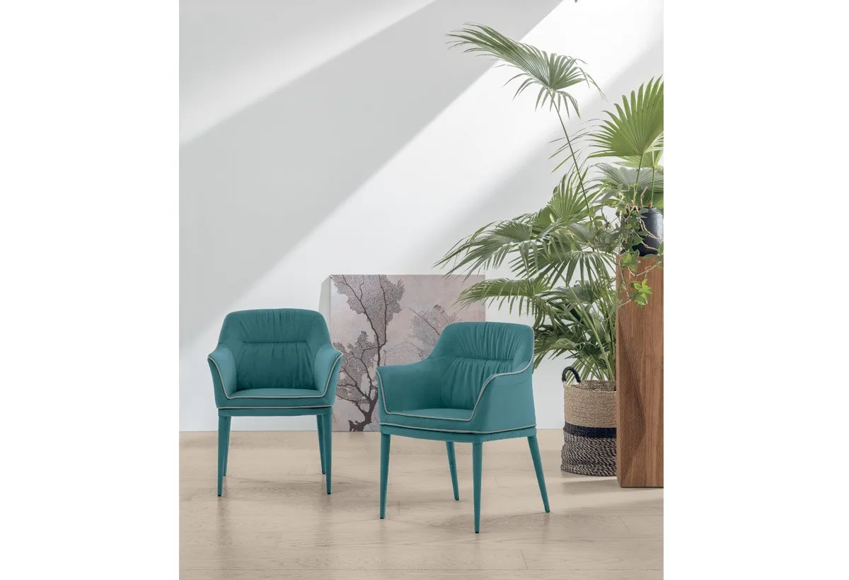 Due poltroncine Dallas Target Point petrolio fra le piante