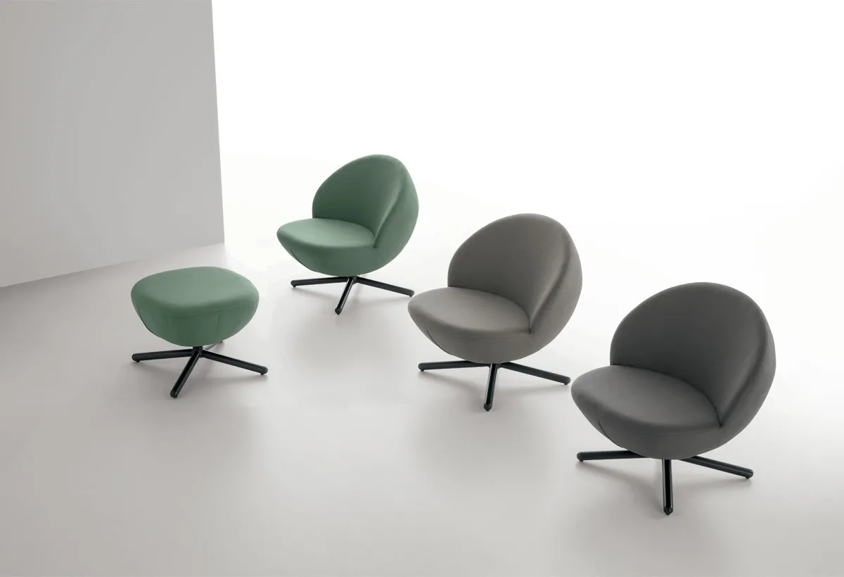 Poltroncine Vovo Target Point verdi e grigie con base a razze e pouf coordinato