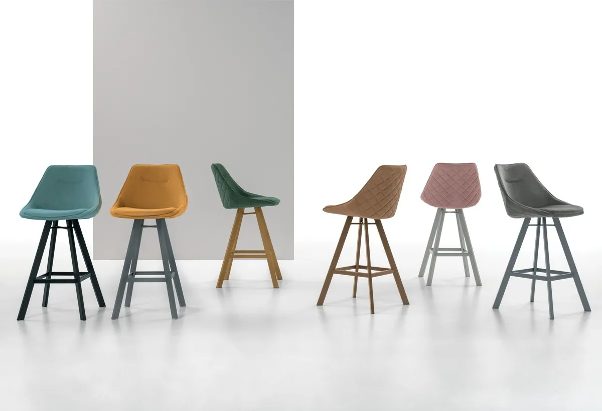 Sgabelli Bilbao Plus Target Point a quattro gambe in sei colori