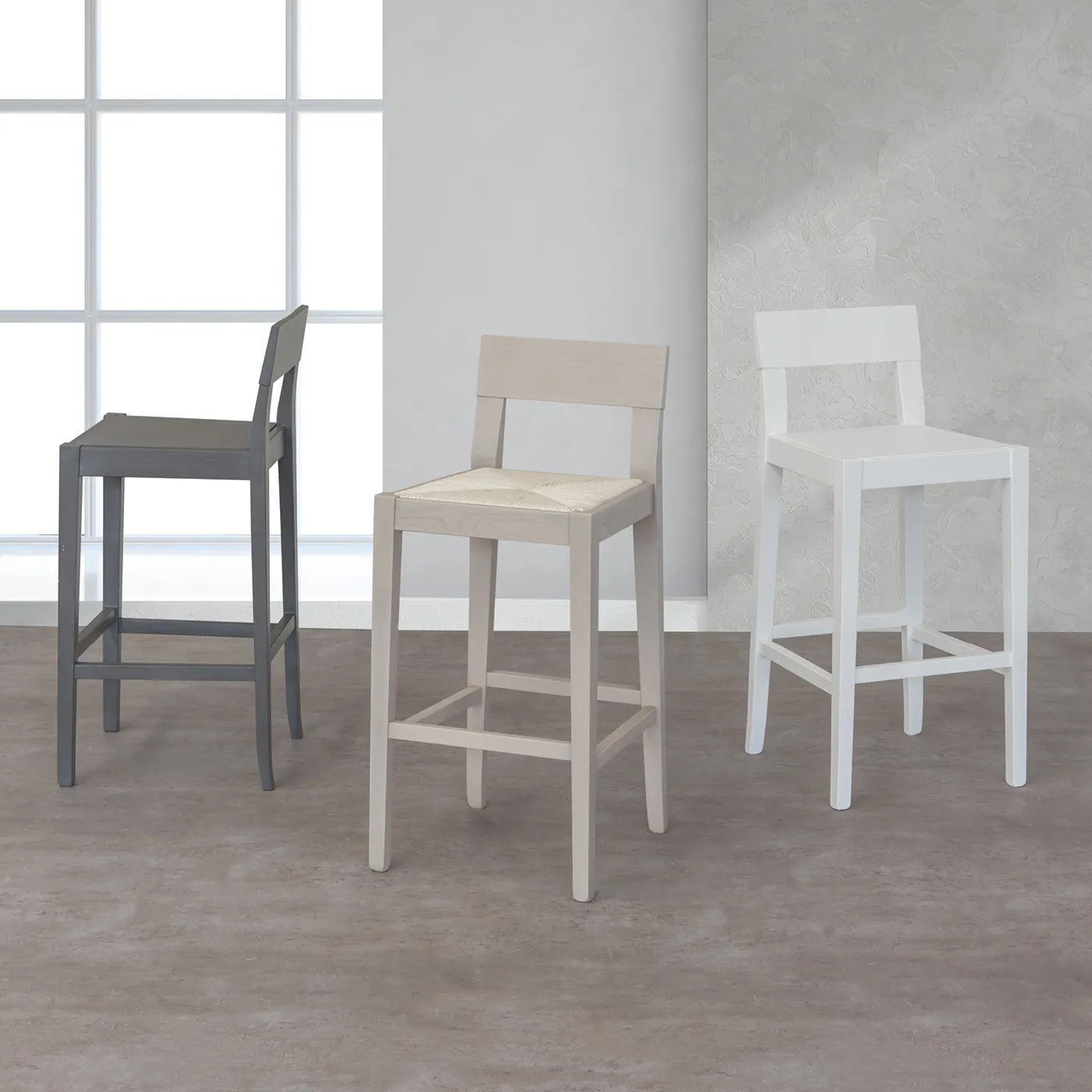 Tre sgabelli Elisa Tecnolegno antracite, naturale e bianco