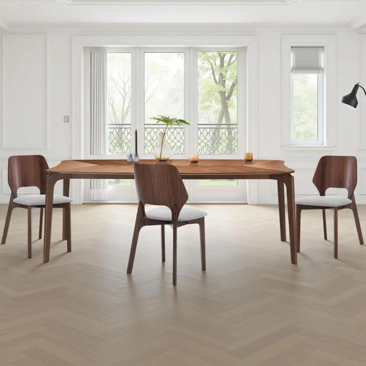 Tavolo Natacha Tomasucci in noce con sedie in legno