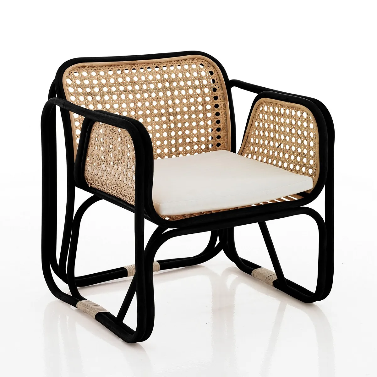 Poltroncina Hamsa Tomasucci scontornata
