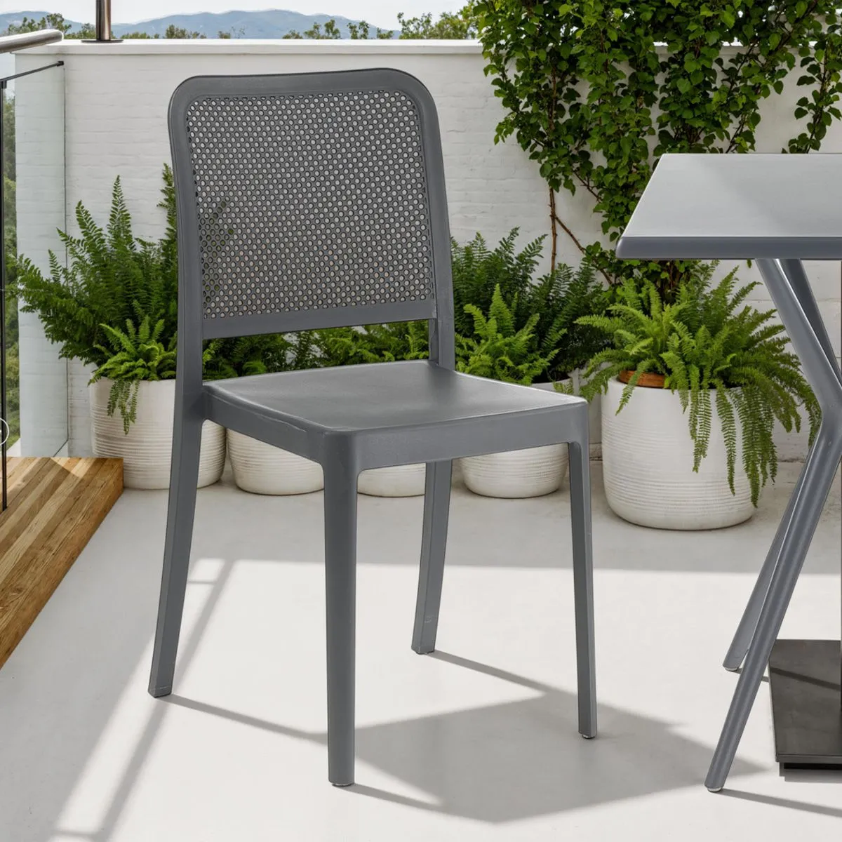Sedia da esterno Sabine Grey Tomasucci in terrazza