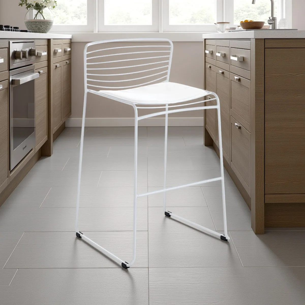 Sgabello Martha White Tomasucci in cucina