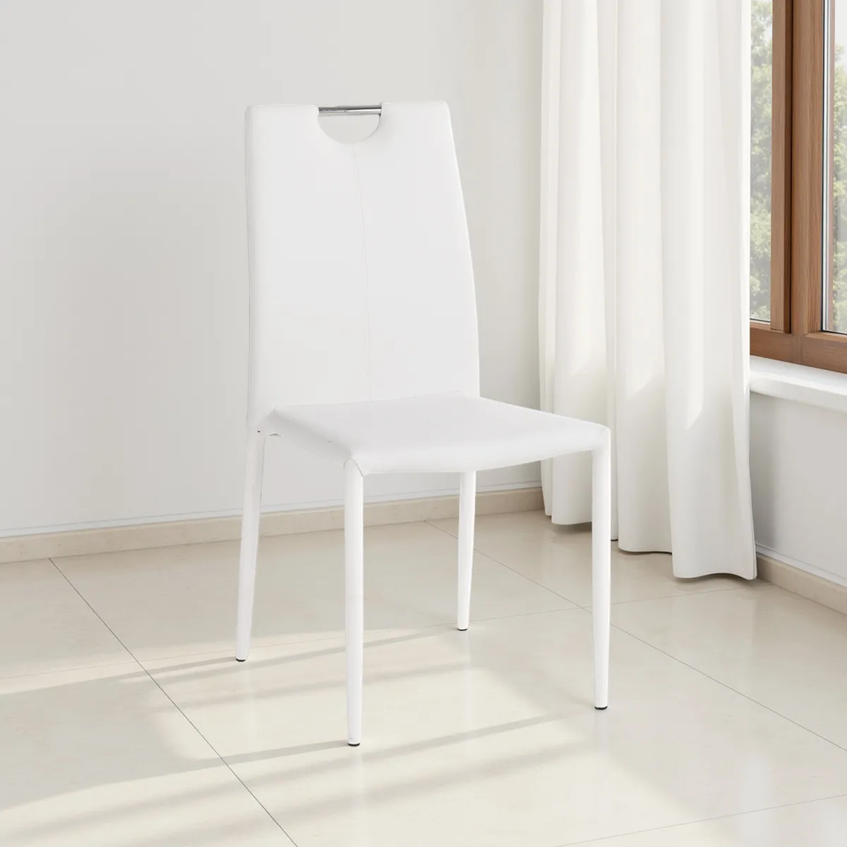 Sedia Sara White Tomasucci con maniglia nello schienale