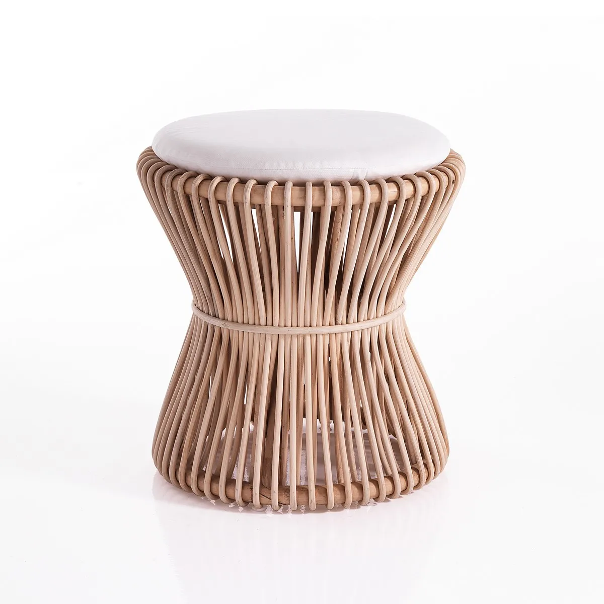 Sgabello Mamo Tomasucci in rattan con cuscino