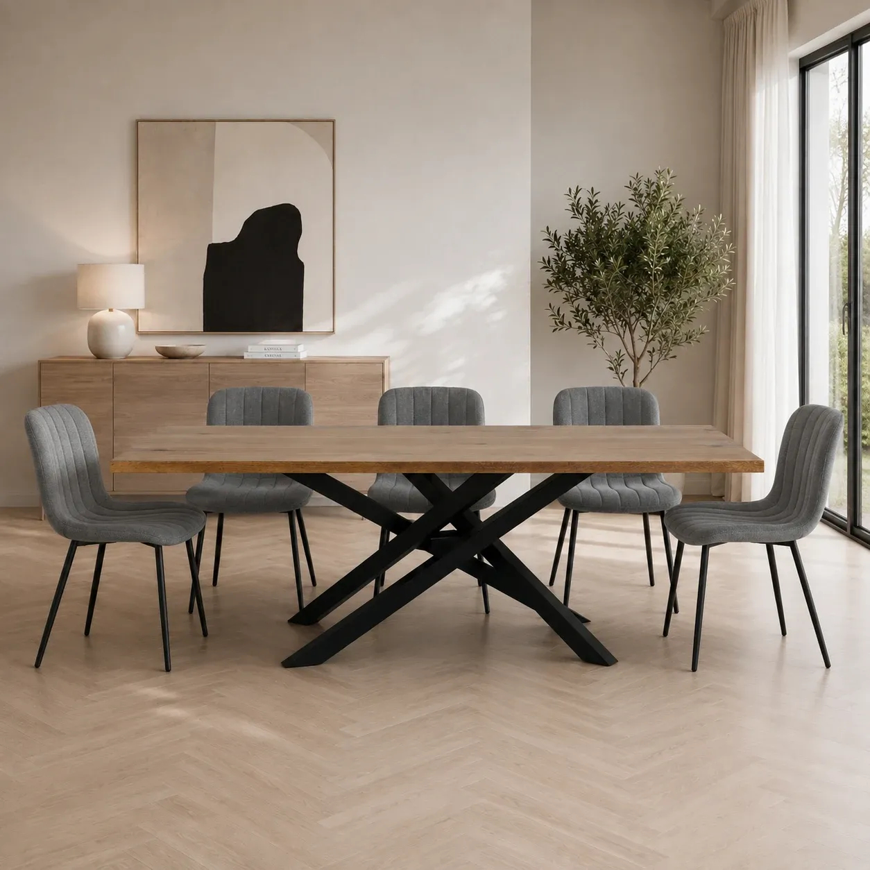 Tavolo Quatrieme Tomasucci in rovere con gambe nere in sala
