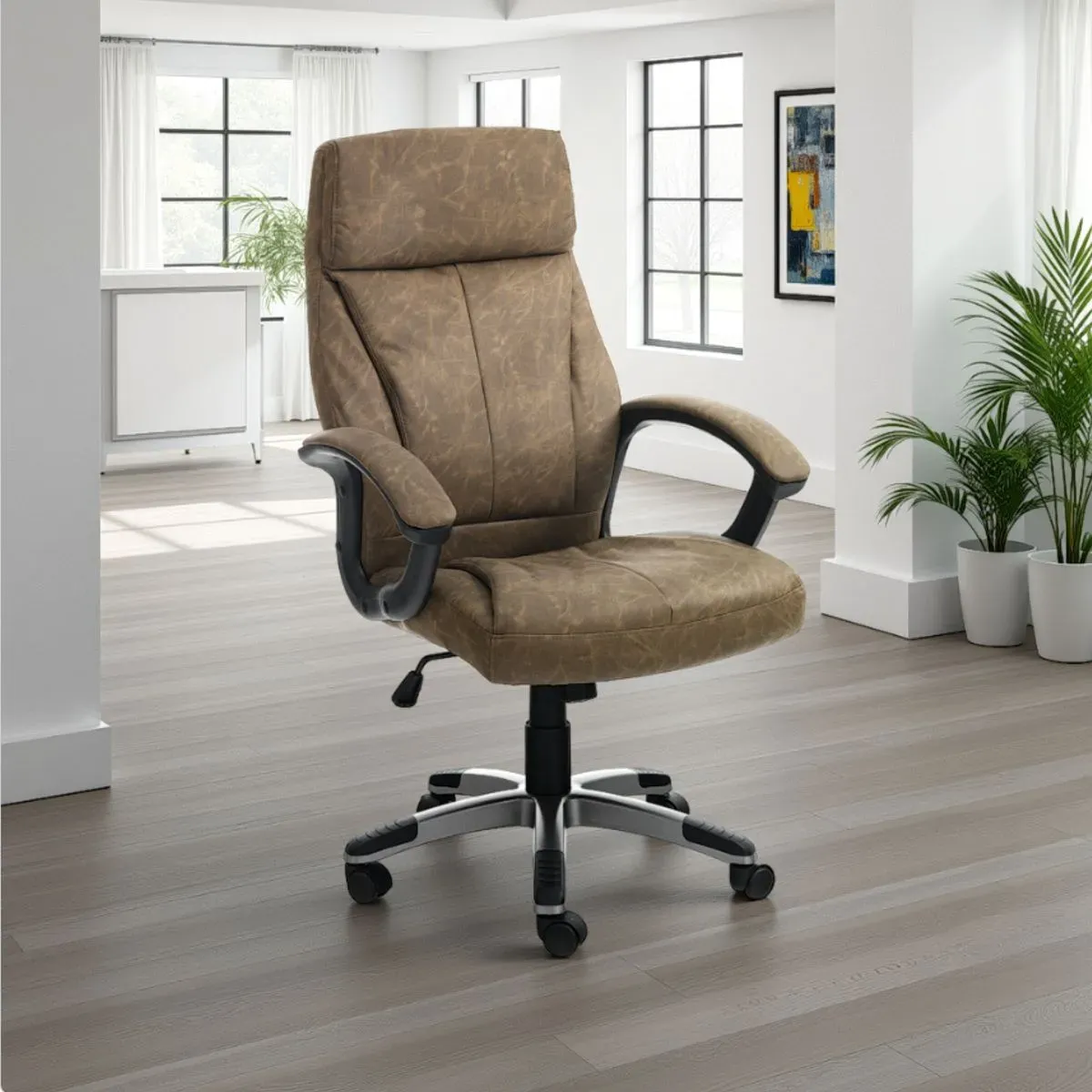 Sedia Rye Brown Tomasucci marrone in un ufficio