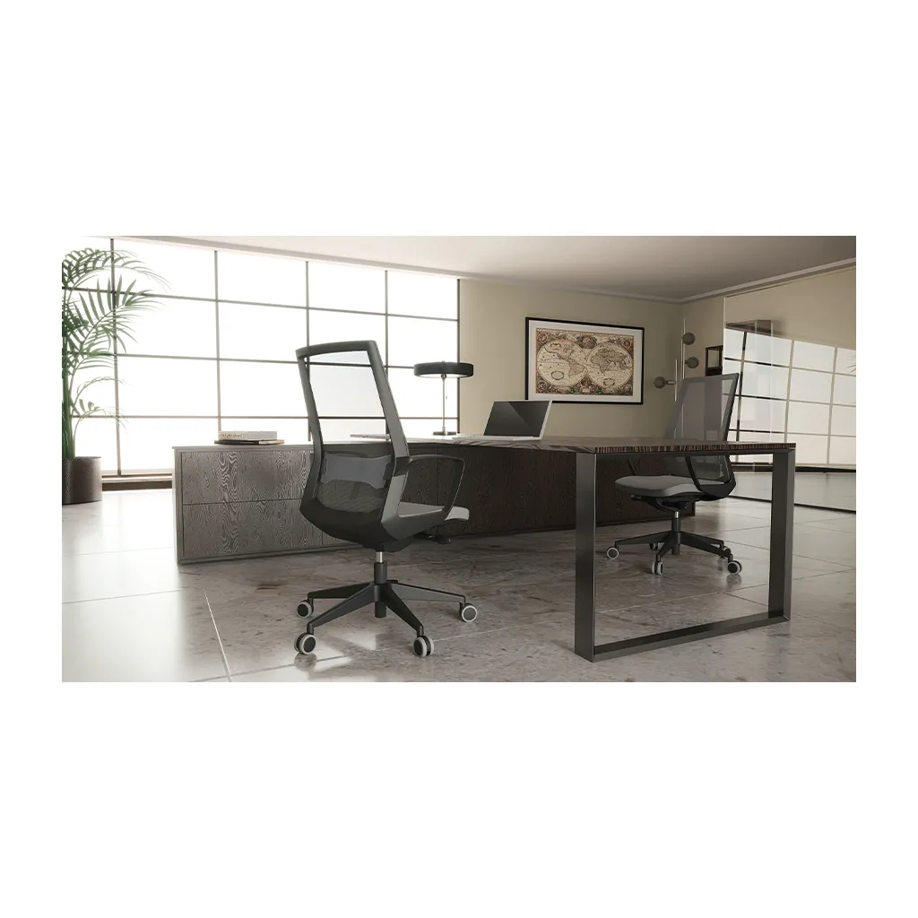 Sedie ergonomiche I70 Unisit in una sala riunioni con vetrate