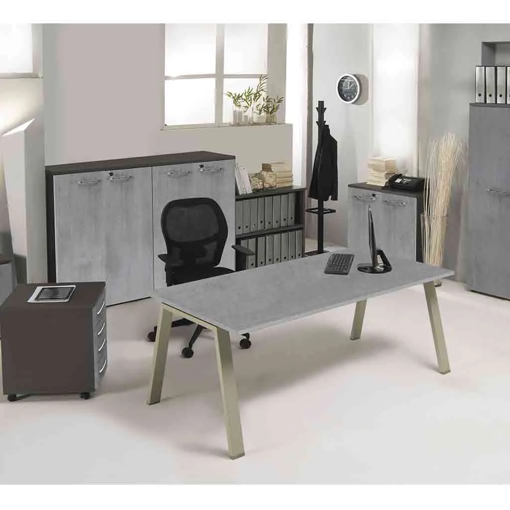 Scrivania Wood Unisit in un ambiente arredato