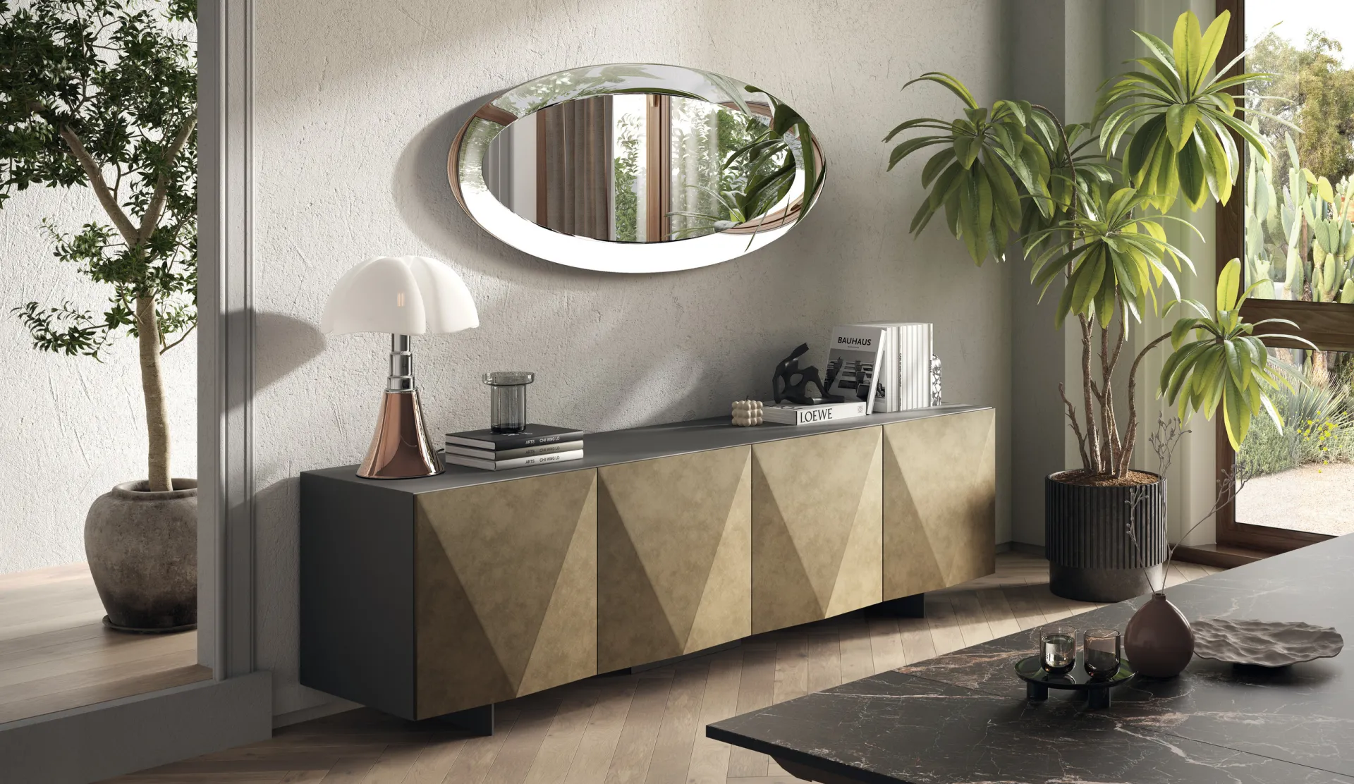 Madia Sideboard Scavolini con ante sfaccettate Diamond in finitura Oxi sotto un grande specchio a parete