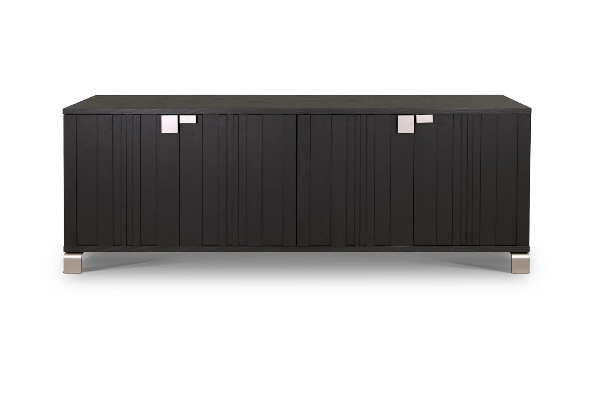 Vista frontale della credenza 23.207 Tosato con ante scanalate e maniglie in metallo