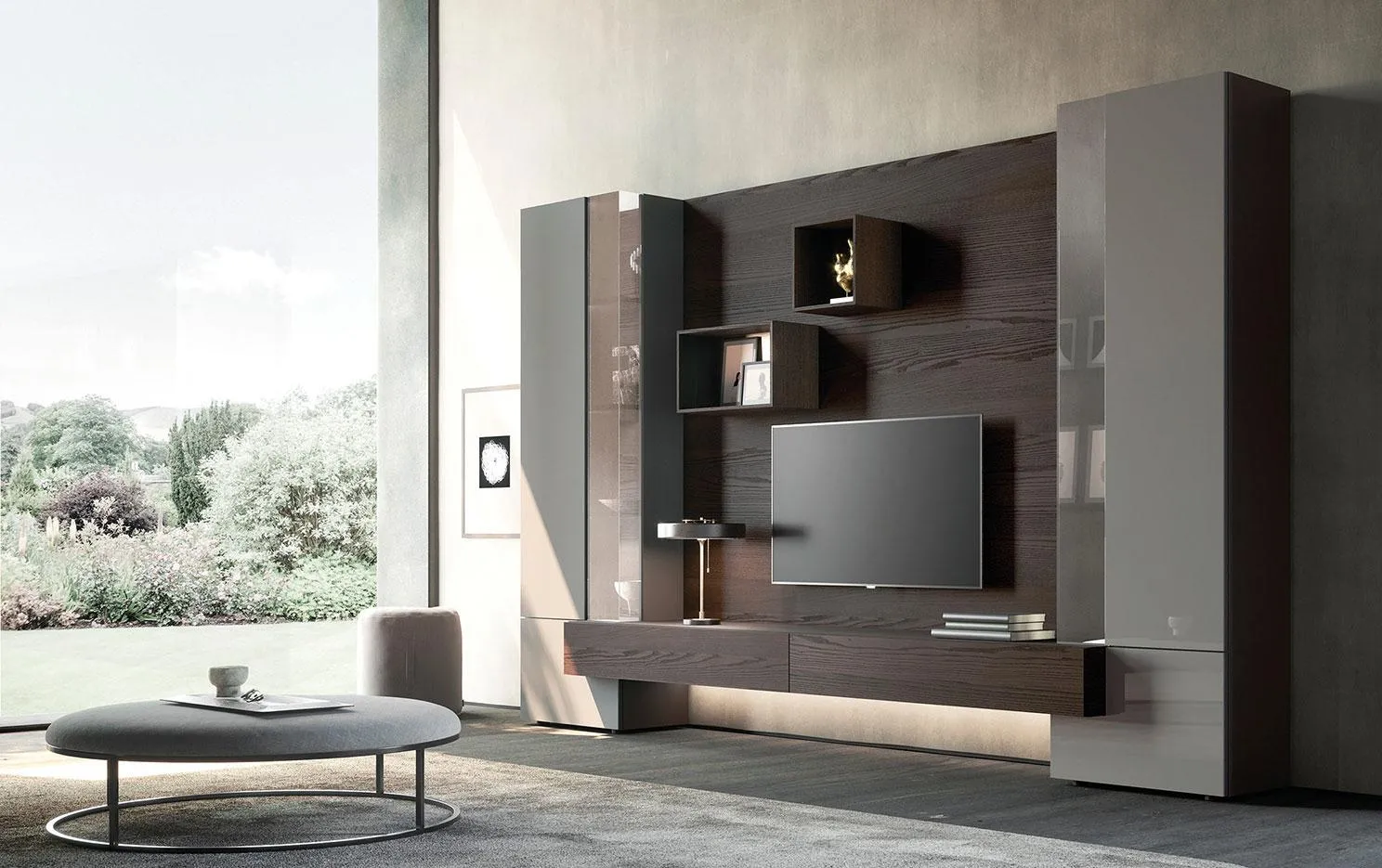 Soggiorno con composizione Horizon 938 MobilGam con cornice scura attorno alla TV