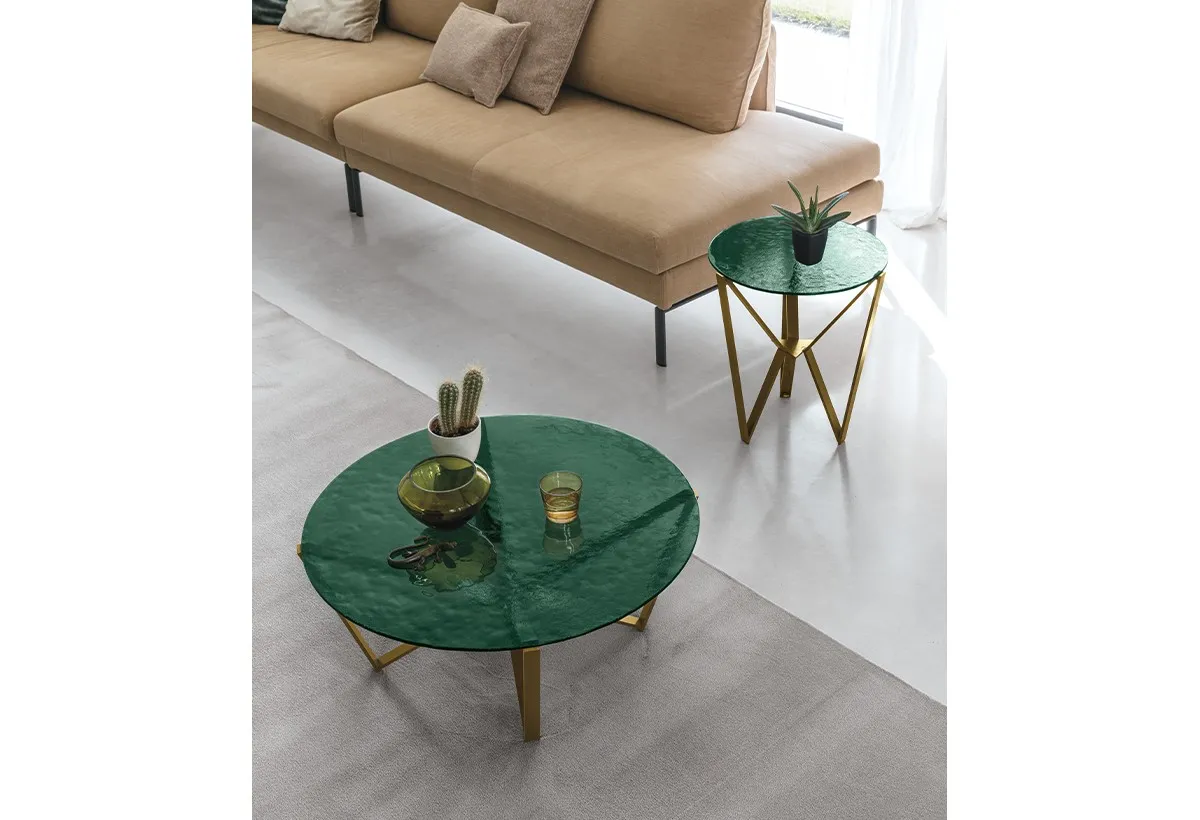 Tavolini Spider Target Point con piano in vetro verde e base dorata