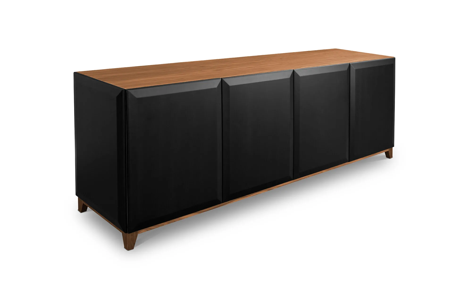 Credenza Tosato 23.206 con ante nere a rilievo e piano in noce, vista di tre quarti