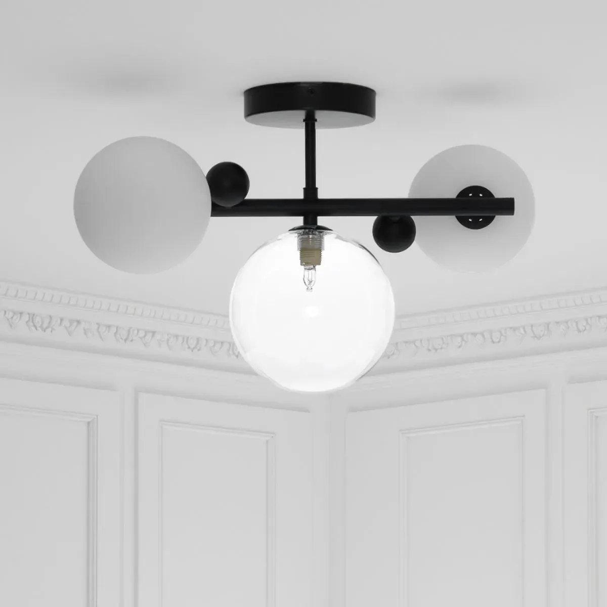 Lampadario Roy Tomasucci nero con sfere in vetro
