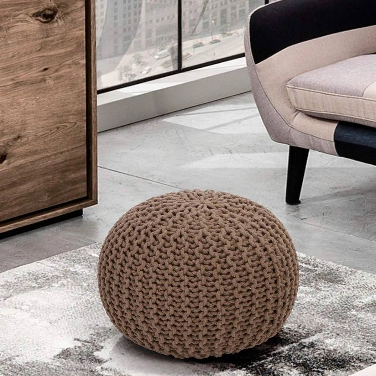 Pouf Posh Tomasucci beige in soggiorno