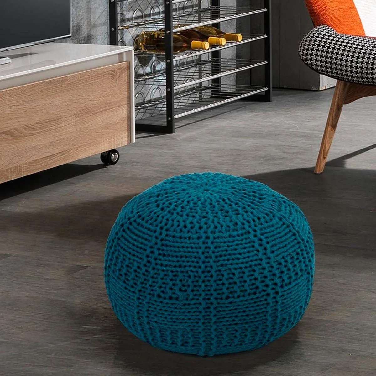 Pouf Handy Tomasucci azzurro in soggiorno