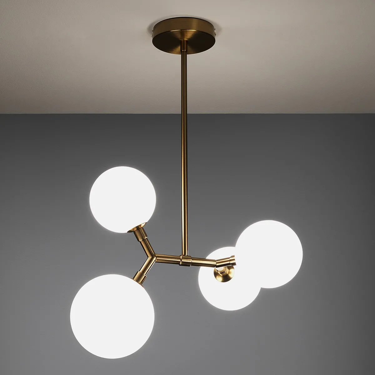 Lampadario Poodle Tomasucci acceso