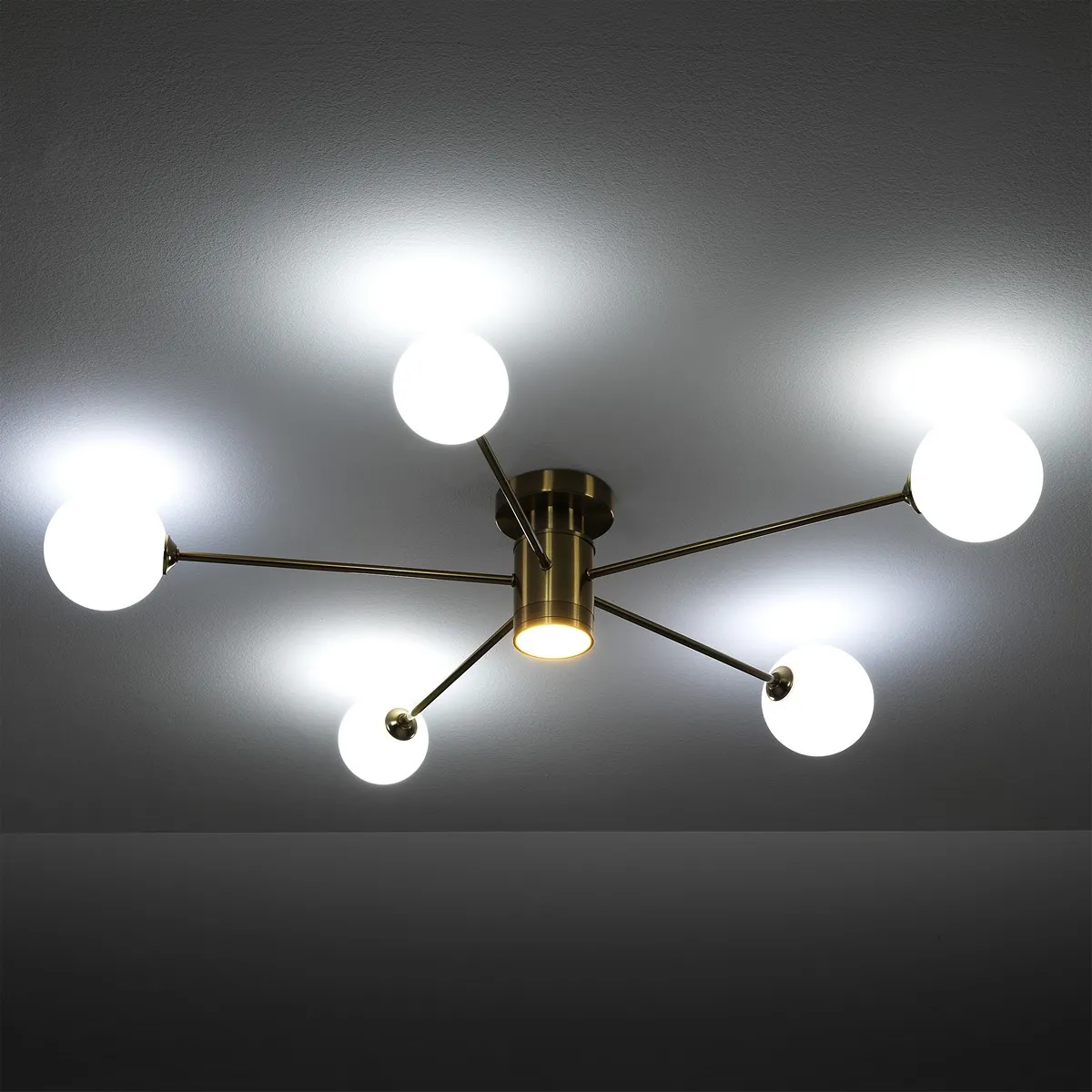 Lampadario Combo Tomasucci acceso