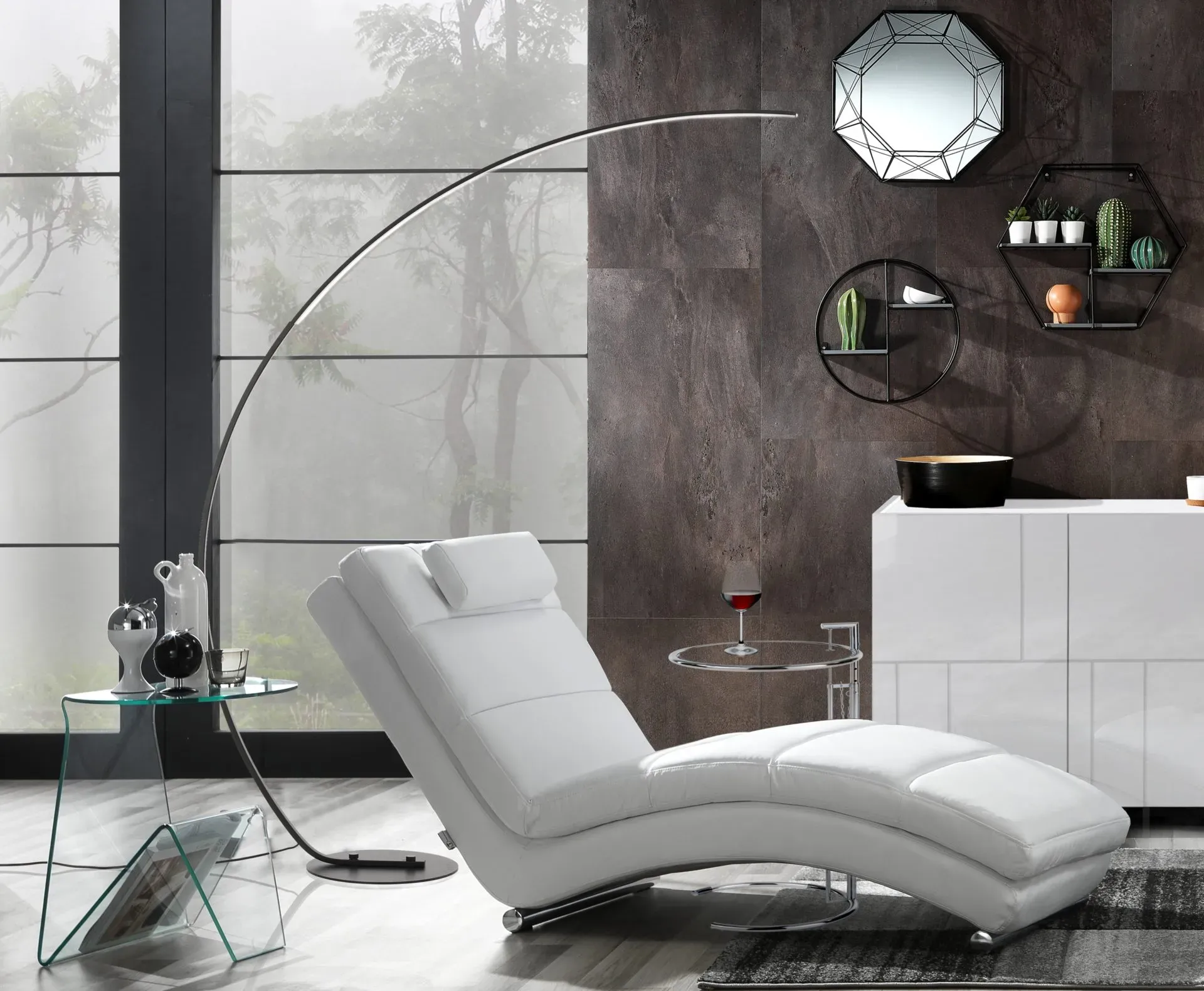 Lampada Drop Tomasucci sopra una chaise longue