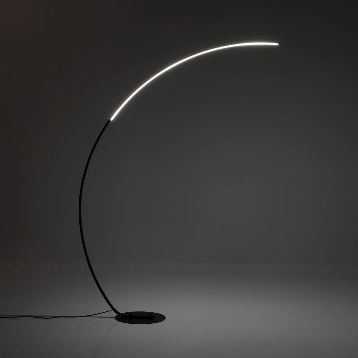 Lampada Drop Tomasucci accesa al buio