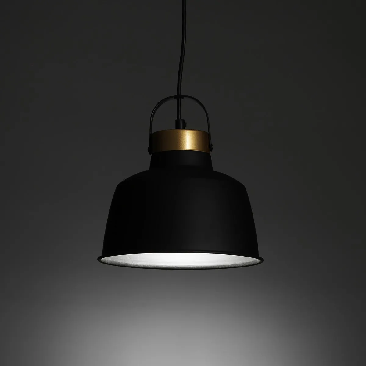 Lampadario Industrial Tomasucci acceso